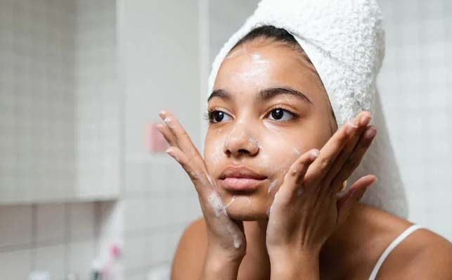 Nutrafor Acne Wash, Efektif Membersihkan Kulit Berminyak dan Berjerawat