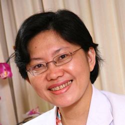 Dr. dr. FATIMAH ELIANA, Sp.PD-KEMD