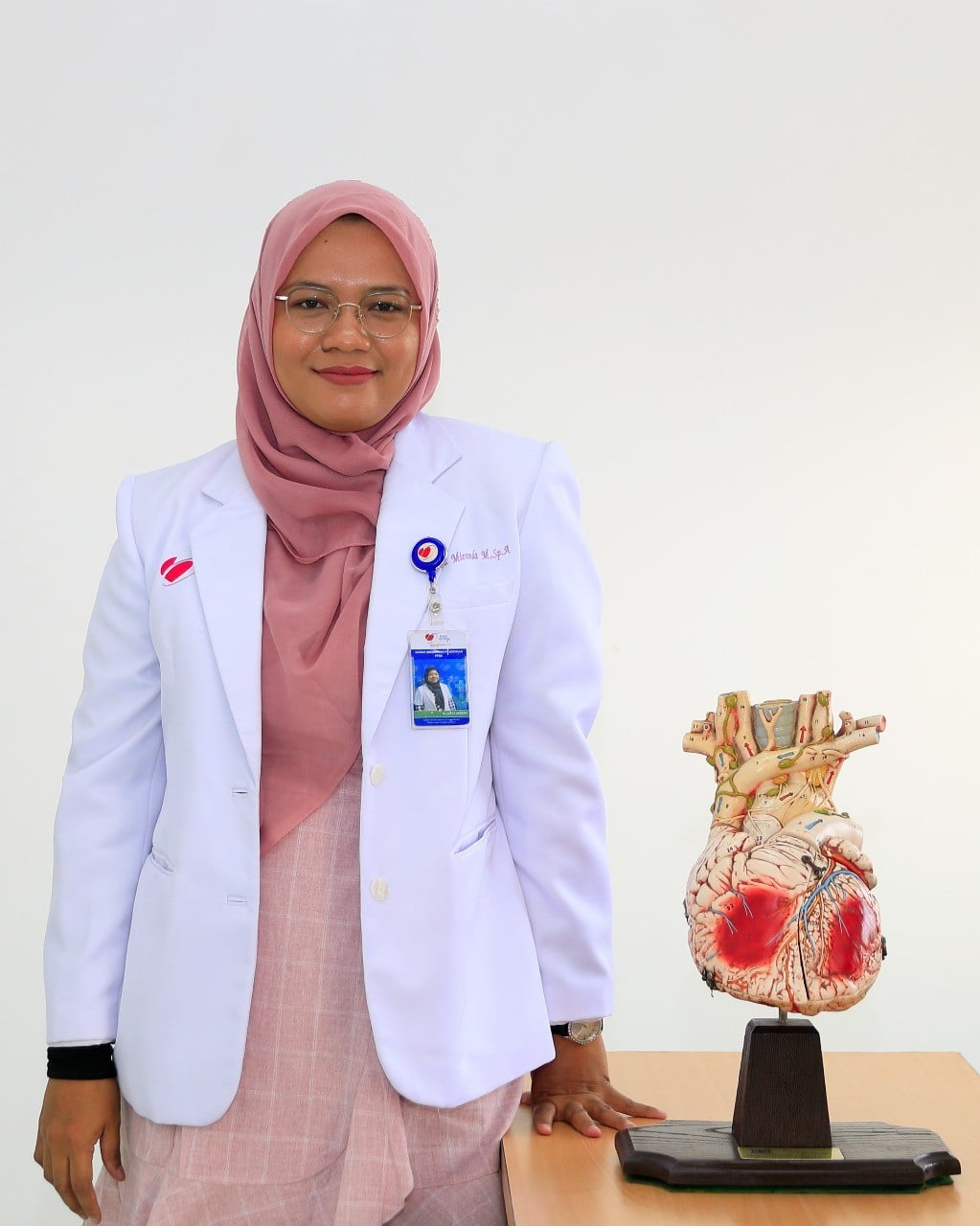 dr. LATIFA HERNISA, Sp.BTKV