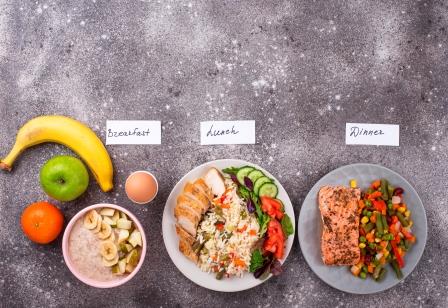 contoh menu diet seimbang yang sesuai dengan kebutuhan kalori harian