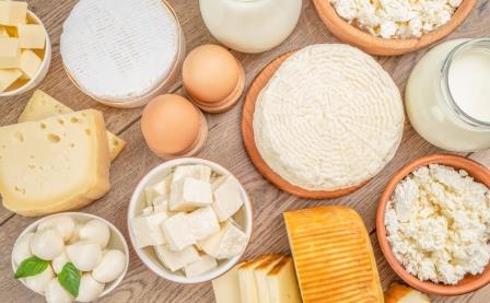 hindari produk susu untuk mengatasi alergi susu sapi pada anak
