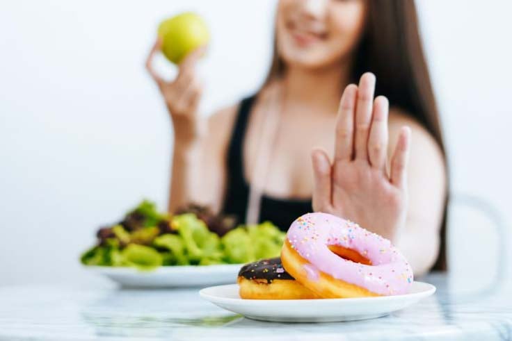 Mengurangi konsumsi gula dan karbohidrat untuk mencegah hipertensi